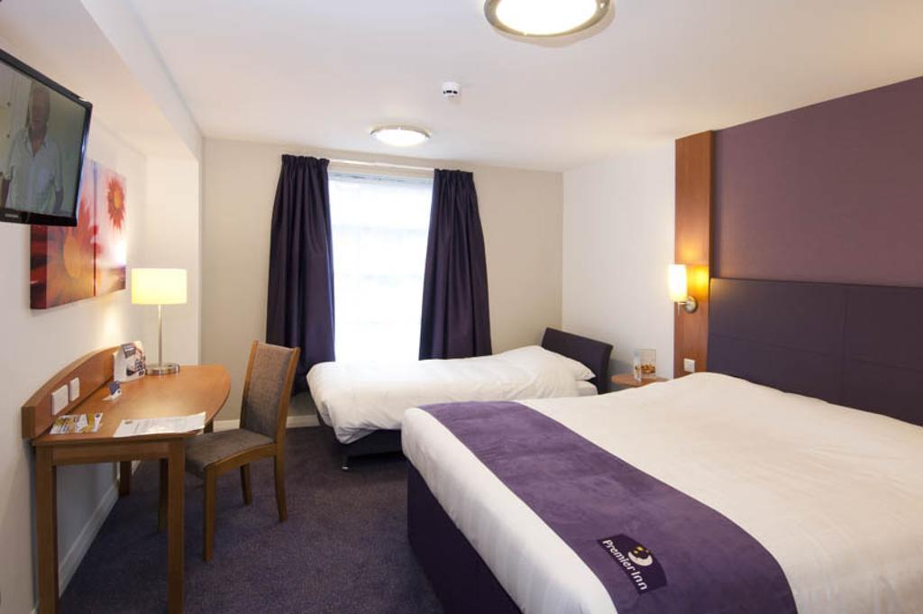 Premier Inn London Ealing Brentford Rum bild