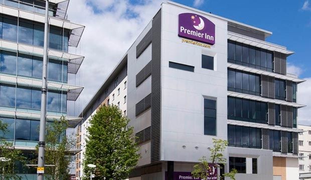 Premier Inn London Ealing Brentford Exteriör bild
